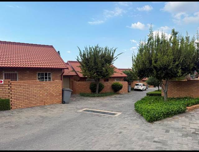 2 BEDROOM PROPERTY TO RENT IN THE REEDS